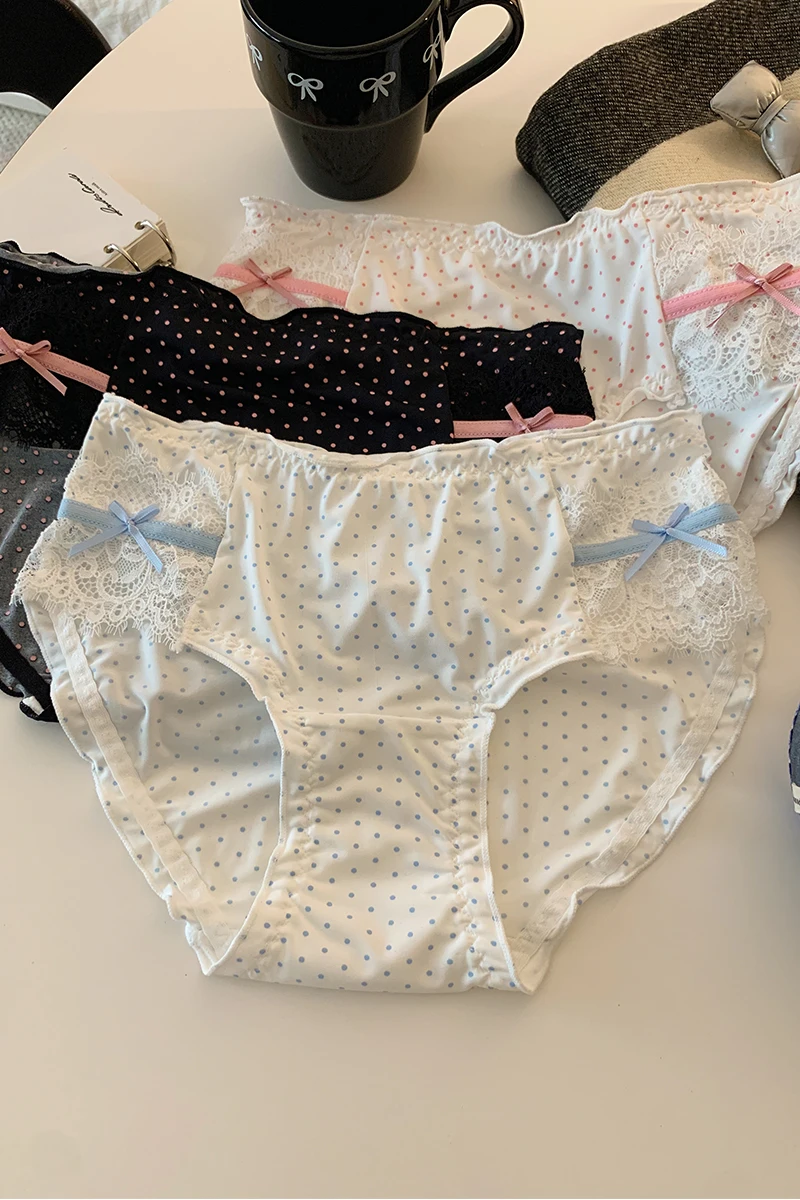 セクシーなデザインのレーストリム中腰純綿三角パンツ【リボン付き・快適な長さ】