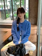 ブルーのねじりニットカーディガン【ゆったりとしたデザイン・長袖・冬用】