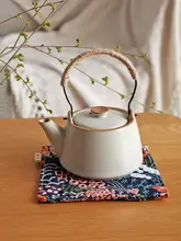 刺繍入りコットンリネン製正方形コースター【熱防止・植木鉢や花瓶用・テーブルデコレーション】