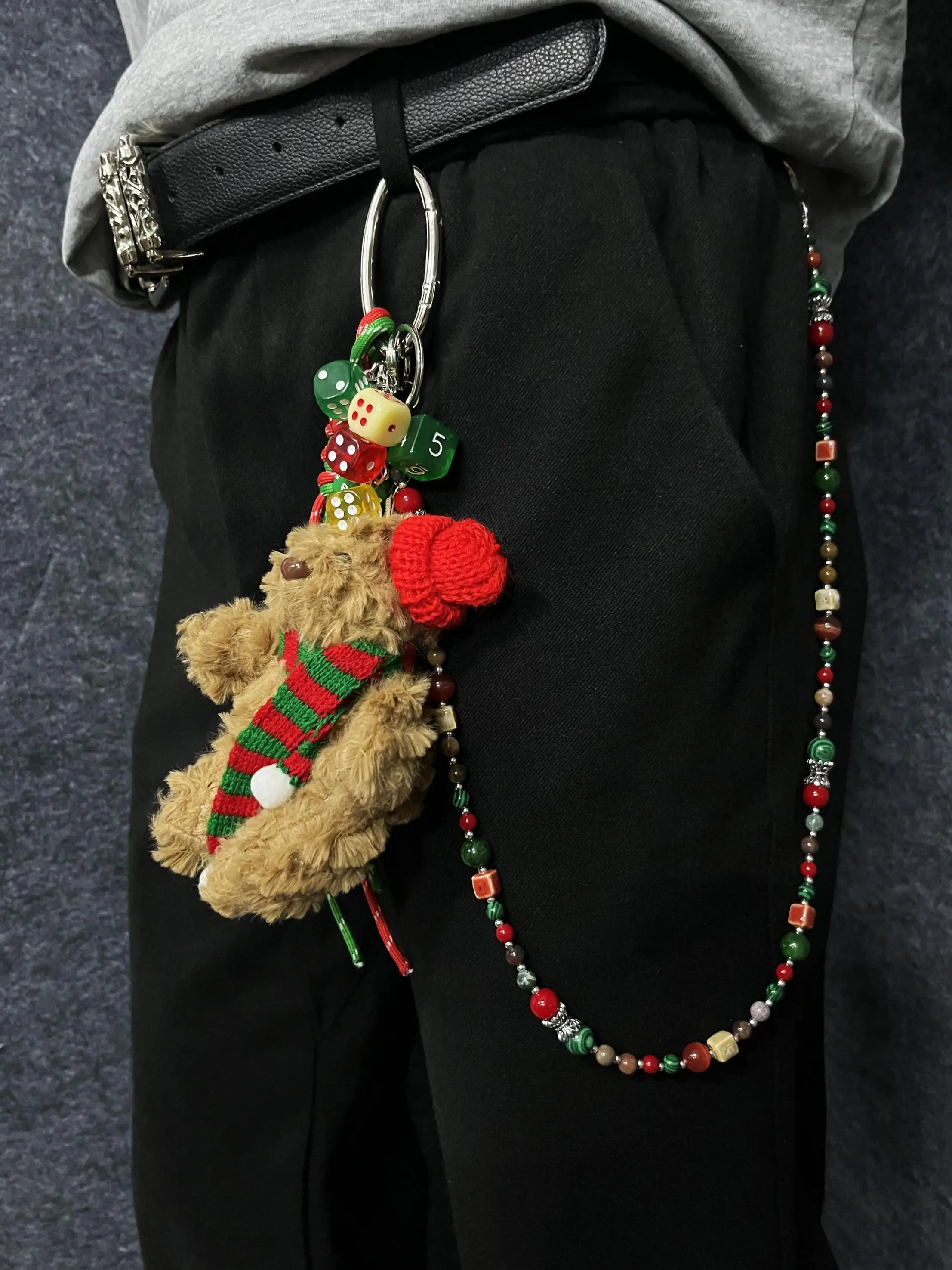 クリスマスプレゼント用ベルトとしてのクマ型ダイスビーズチェーンバッグチャームの実用性と選定基準