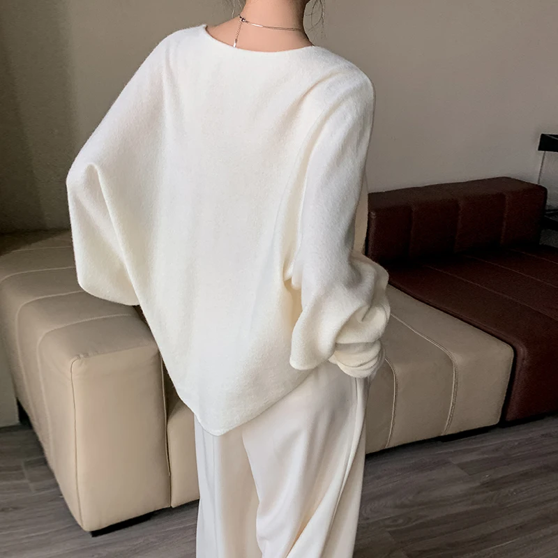 大人可愛い服 50代コーデ 完全ガイド｜不規則デザインニットで心の安定を実現