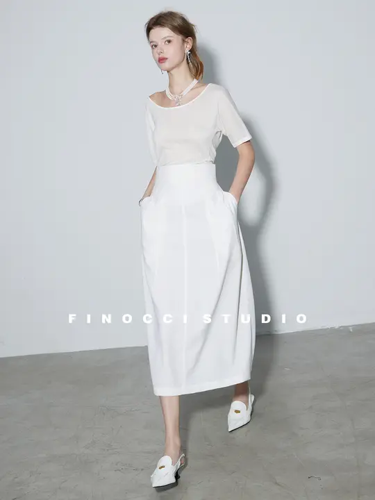 FINOCCI ミニマリストデザイン精細ウールスカート【高級感のあるシルエット・エレガントなカット】