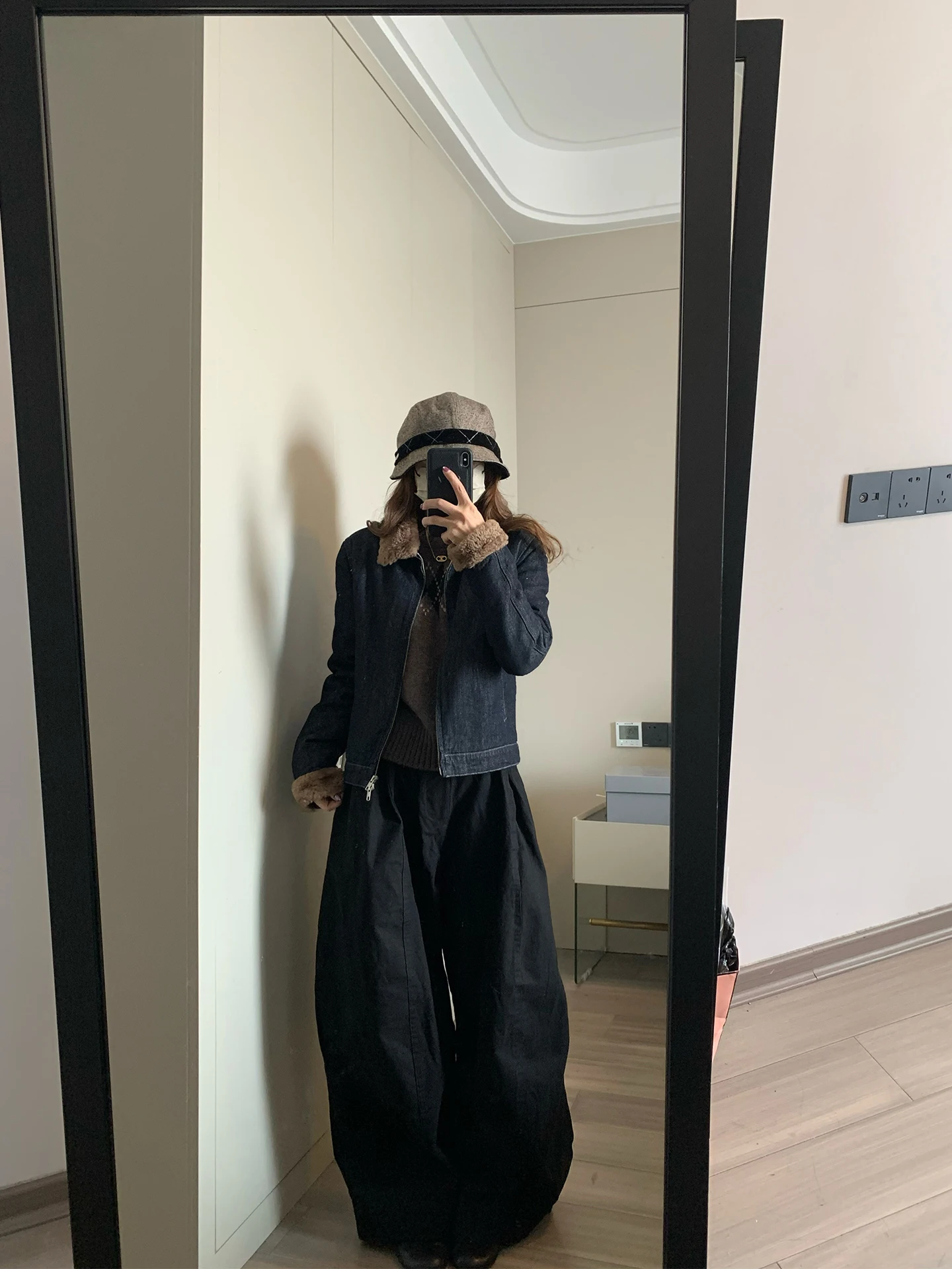 クロップドパンツ レディース どんな風に着る？おすすめの着こなしと選び方を徹底解説