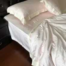 高級刺繍入りツバキ柄のベッドカバー【長綿・シングルサイズ・四点セット】（セットアップ対応）