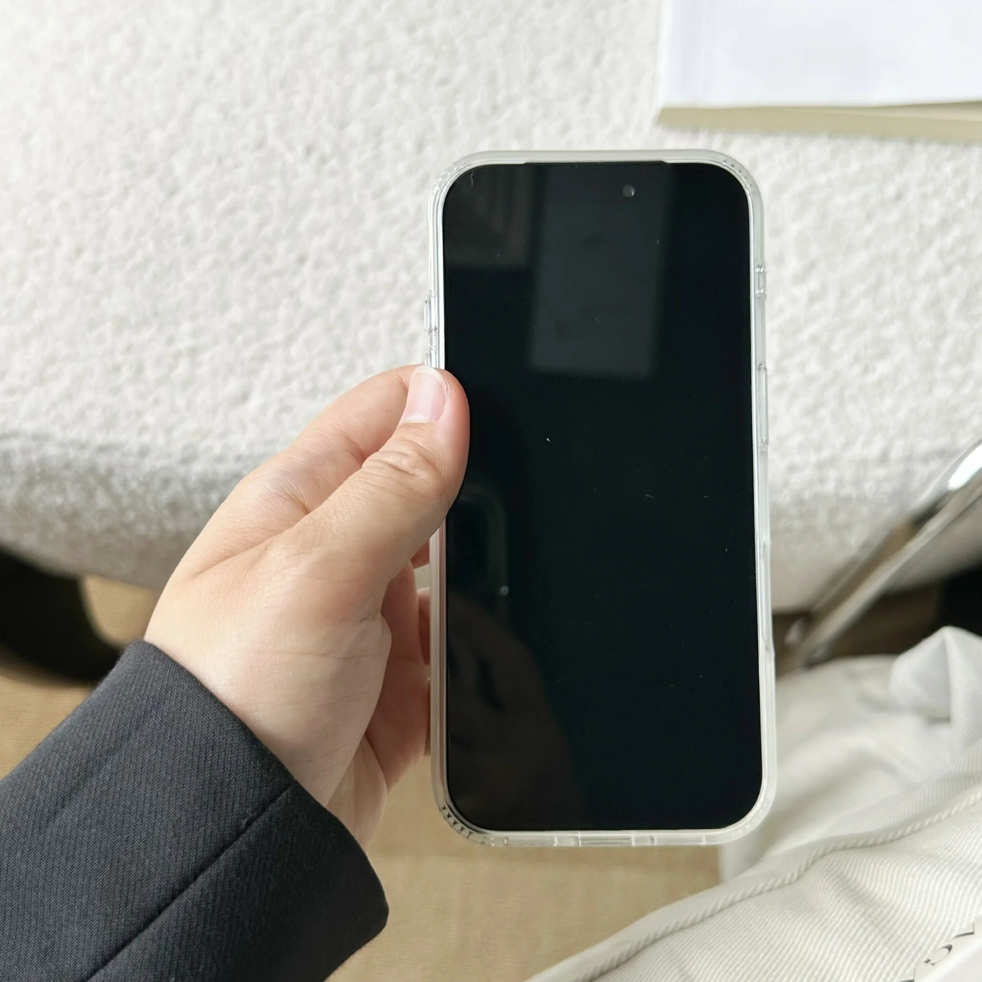 iPhone12mini に合うケースはどれがおすすめ？雨の日にぴったりな小象デザインが話題！
