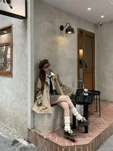 カジュアルなカーキ色の中長丈トレンチコート【秋季・レトロ・小柄対応】