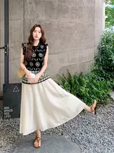 花柄刺繍ノースリーブトップスとスカート【夏のリゾートスタイル・流行の二点セット】（セットアップ対応）