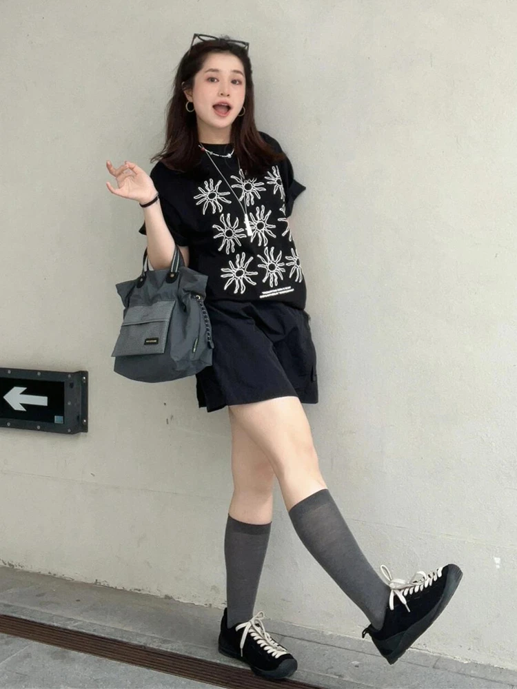 夏のストリートコーデで迷わない！短袖Tシャツと工装スカートパンツの選び方とは？