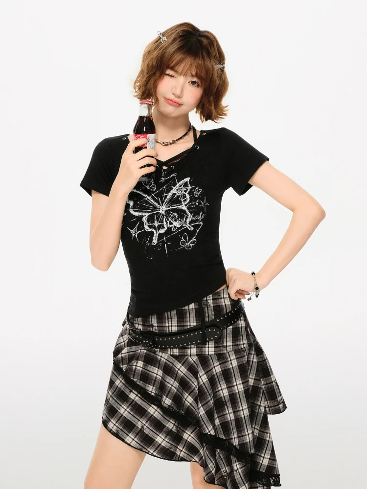 Y2Kスタイルに合うTシャツはどこに隠れているの？