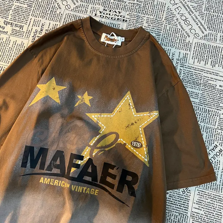 アメリカンヴィンテージ星柄プリント染め分け半袖Tシャツ【ユニセックス・ルーズフィット・ウォッシュ加工】