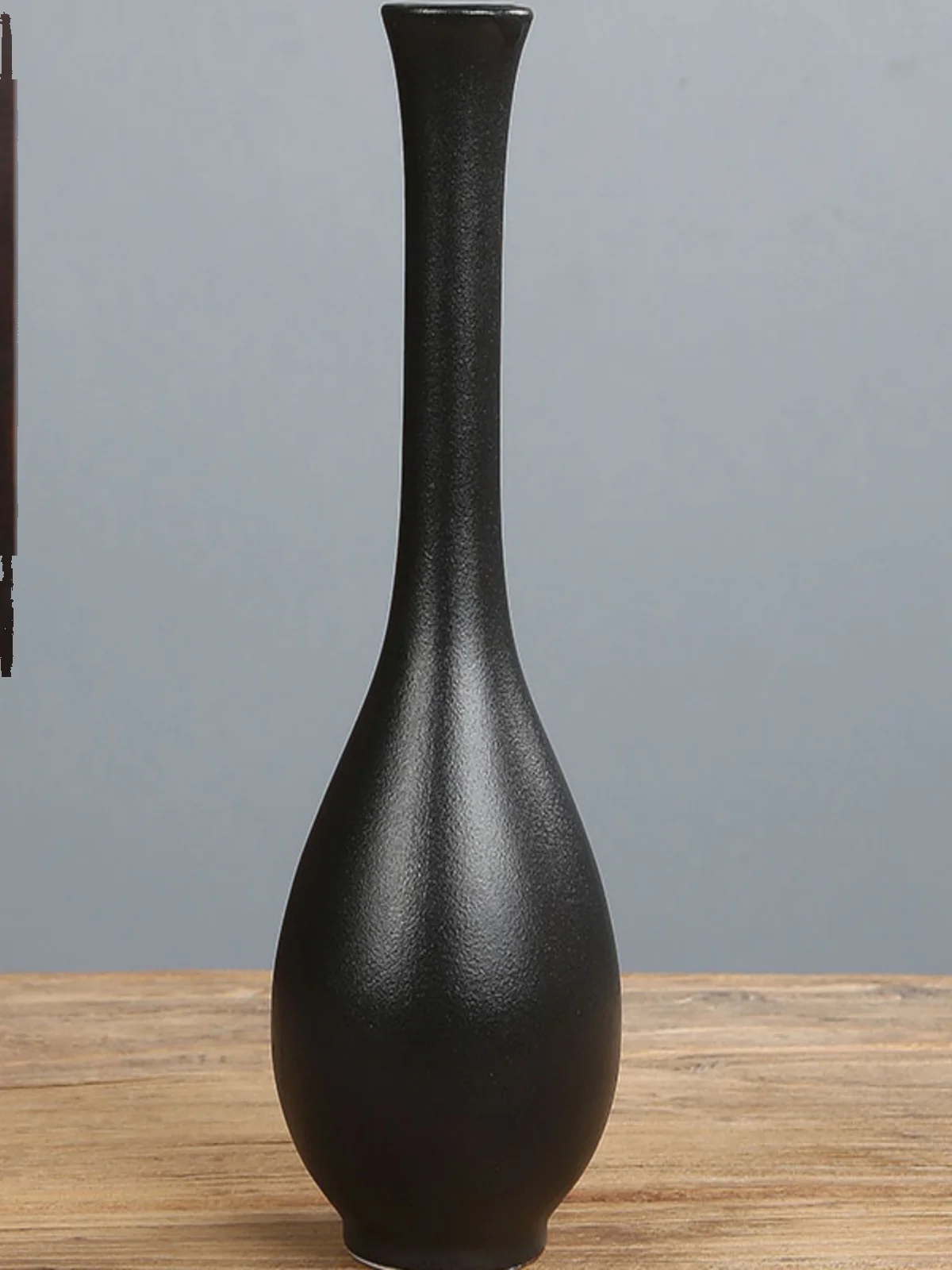 見つけたデイリー雑貨まとめ 完全ガイド 黒陶器のフラワーベースがもたらす静けさ