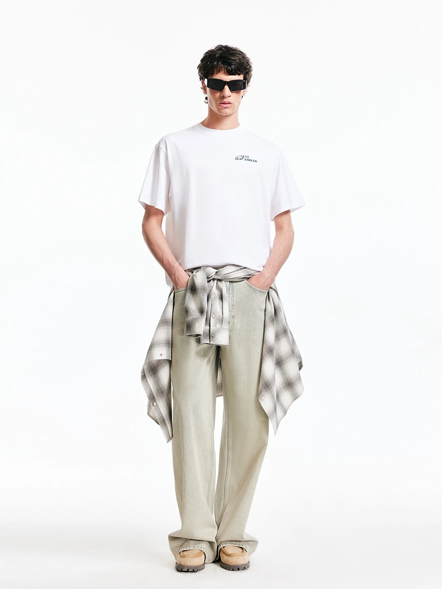夏のメンズTシャツで迷うなら、この1点が救いになる？