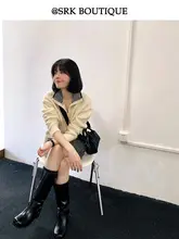 優雅なデザインのアプリコットカラーセーター【半高ネック・ニット・秋冬用】