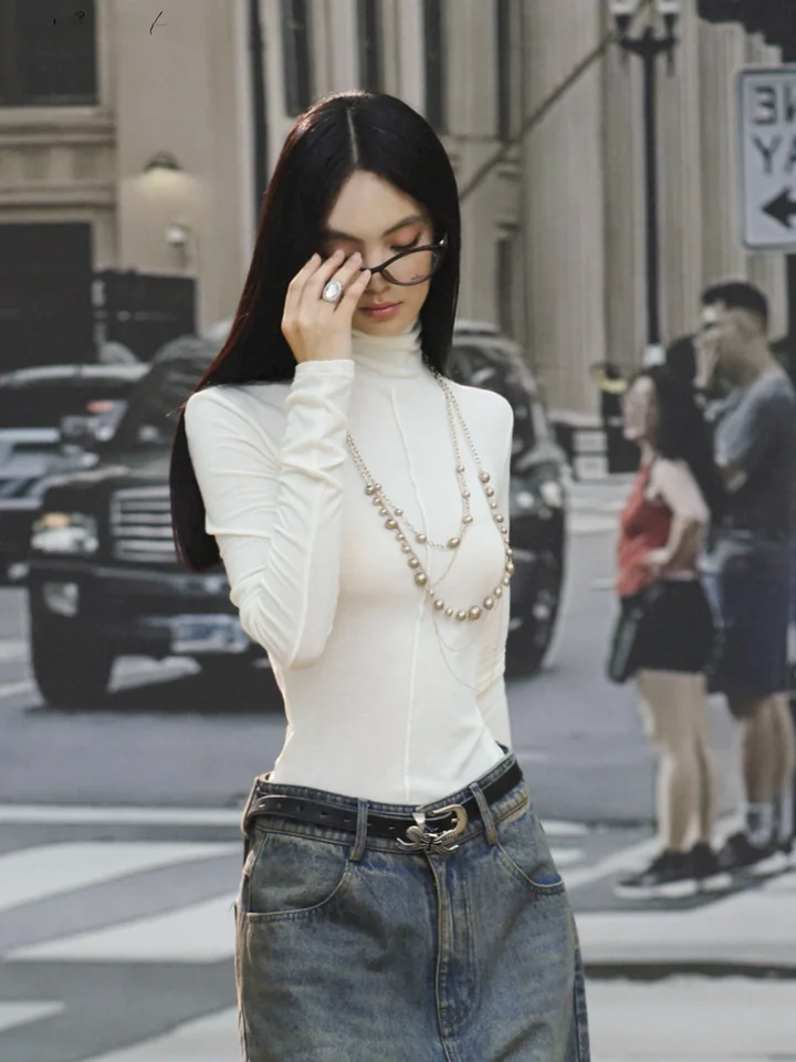 高パフォーマンスのタートルネックニット【シルエットを美しく見せる・秋冬用・長袖】
