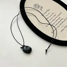 黒いレザーひも 香水ボトル ロングネックレス【金属製のフラスコ型ペンダント・首掛け】