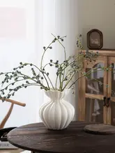 高級感のある侘寂風デザイン陶器の花瓶【白色・テーブル装飾用】