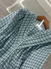 春夏用の青いチェック柄大きいサイズの長袖コットンリネンシャツ