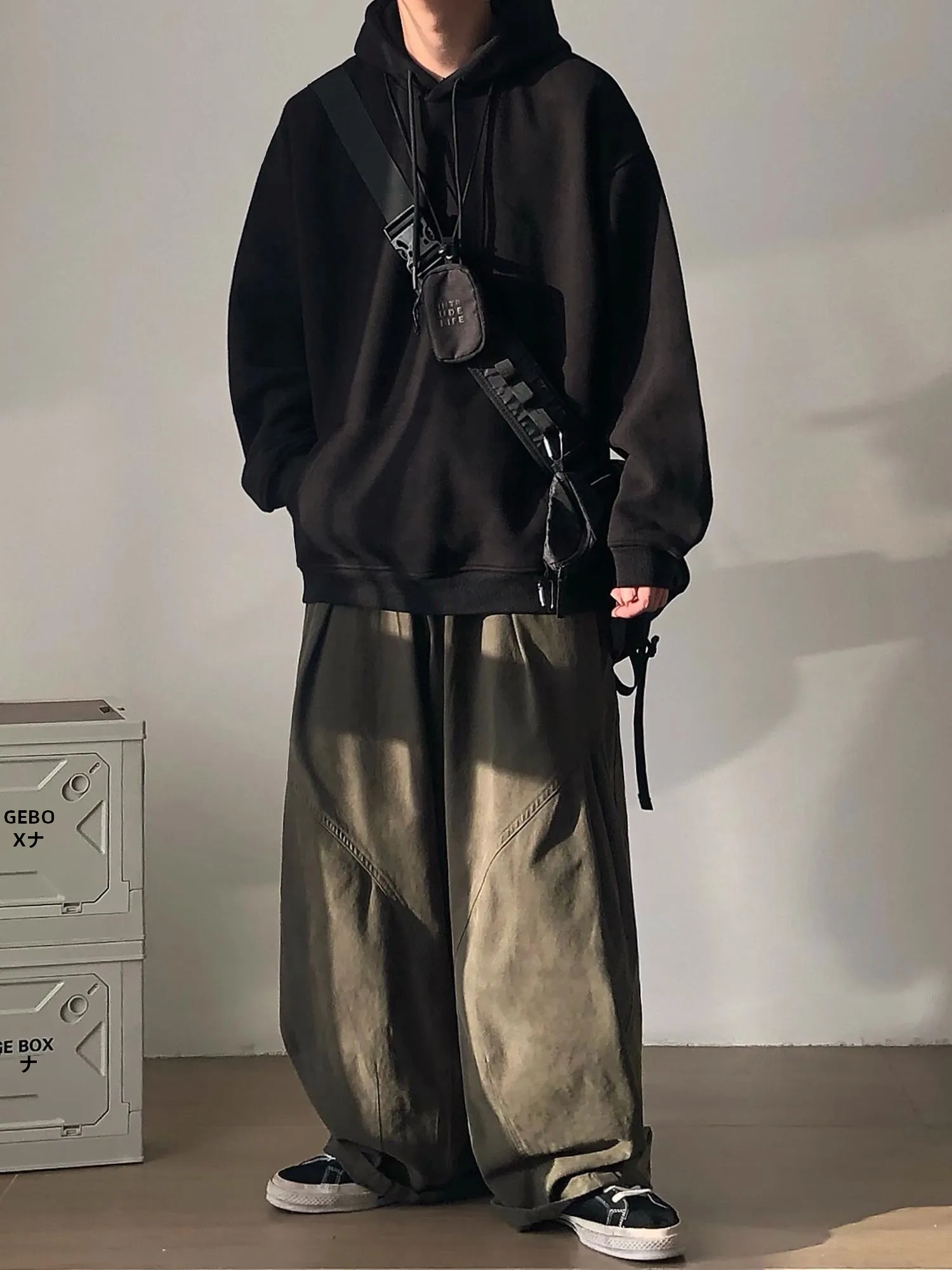 春服 メンズ 通勤で失敗しないコーデの秘密：裏起毛パーカーの本質