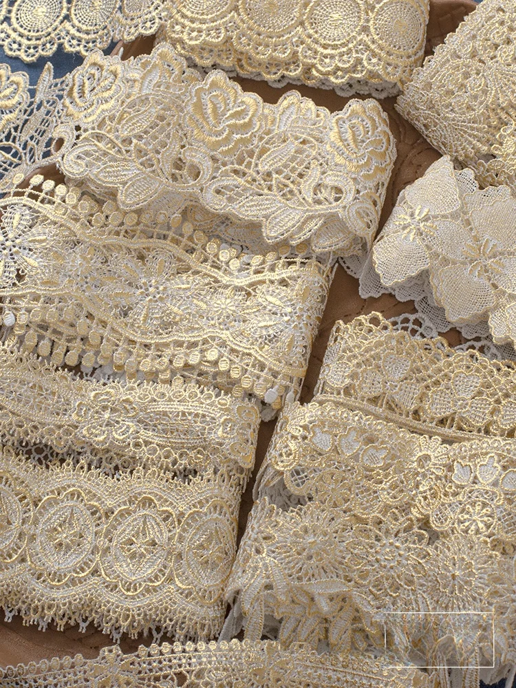 ポリエステル刺繍 白地金箔水溶花辺素材はDIYハンドメイドでどのような用途に適するのか