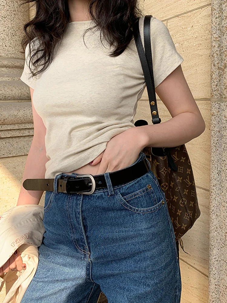tシャツ シャツ 重ね着 レディース どうやって着るの？シンプルなコットンTシャツが解決する通勤スタイルの悩み