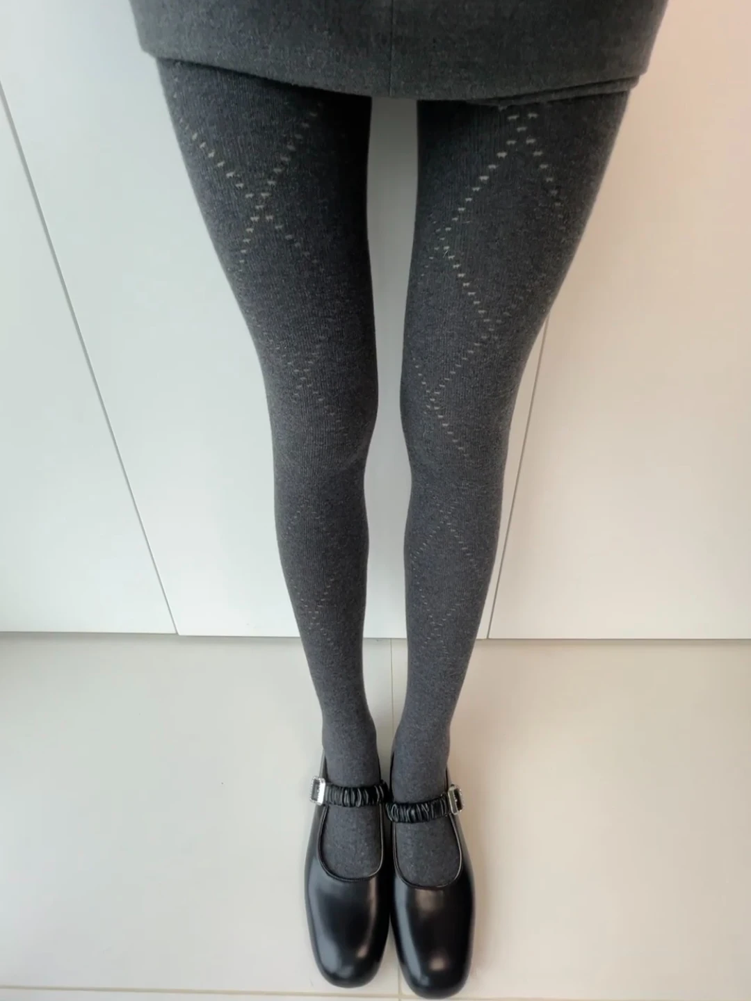 ズボン ファッションで悩むなら、大柄チェックパンツが救う理由は？