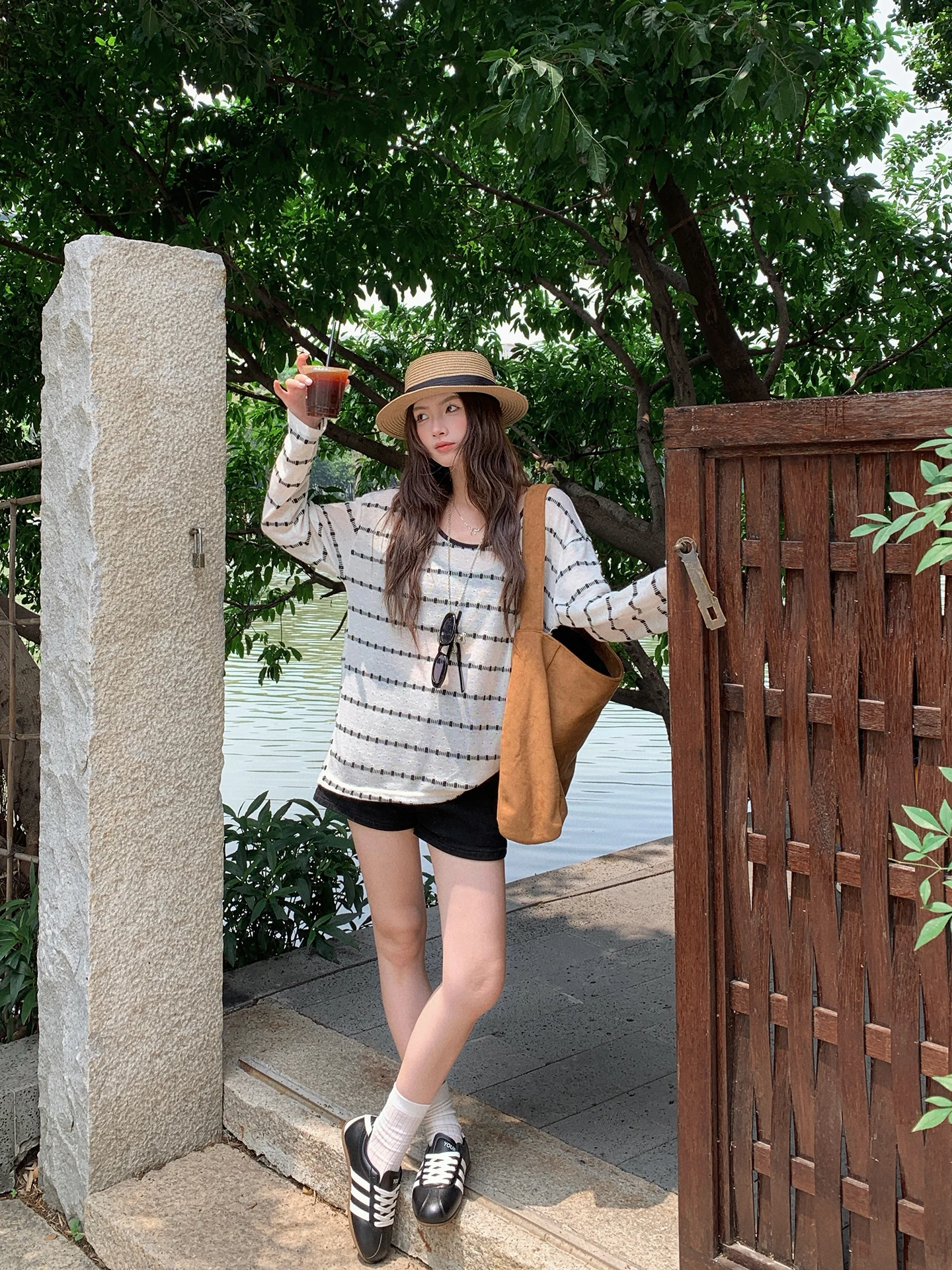 UVカットカーディガンをどう選ぶ？少女向けの夏の1本が、通勤や日常に溶け込む理由