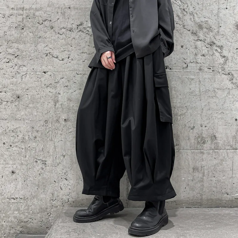 オーバーサイズワイドパンツ：レトロデザインのメンズパーカーが定義する青春スタイル
