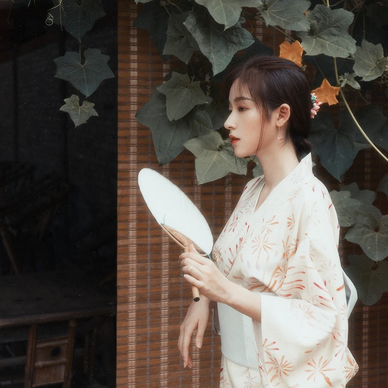 浴衣後ろ姿を美しく見せるコツは？和風レトロ連衣裙の選び方と着方のすべて