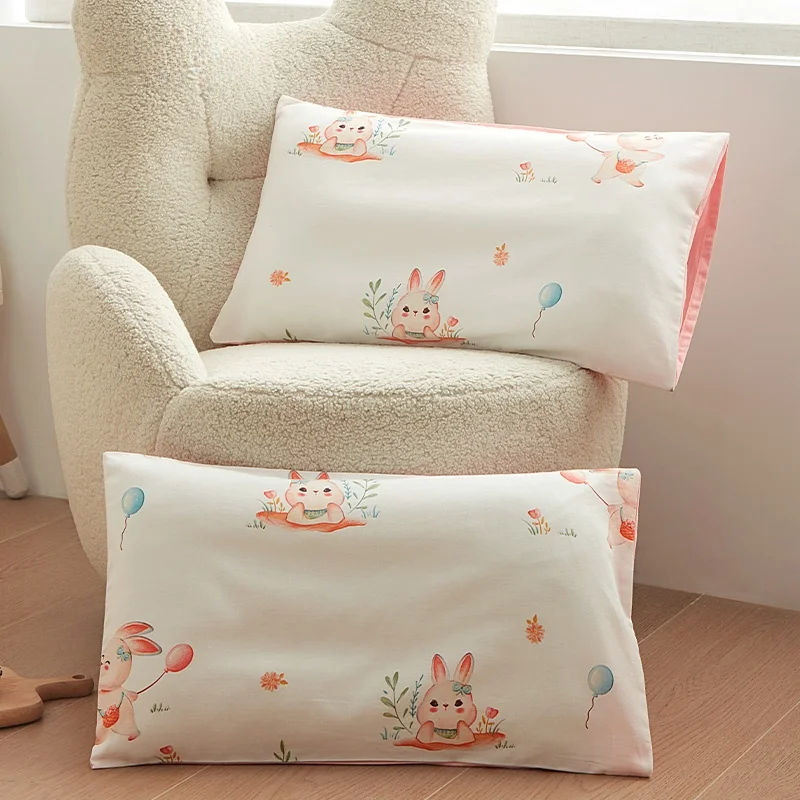 可愛いキャラクターのコットン製子供用枕カバー：吸湿排汗機能と40支純棉の実用性を検証