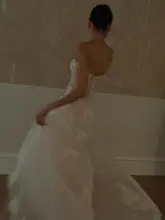 リボン付きビスチェレースの軽やかな婚礼ドレス【ウェディング・フレンチスタイル・プリンセスライン】（セットアップ対応）