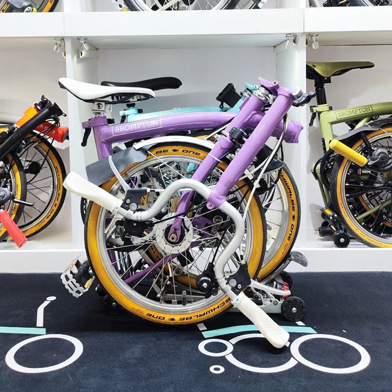 折りたたみ自転車用外タイヤ：マーク入りイエローサイドの全シーズン性能と実用性