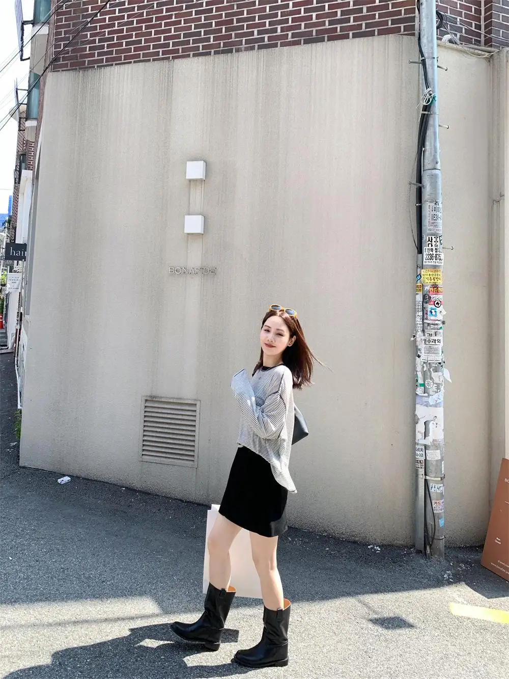 感のあるインポート天絲ウールボーダー柄Tシャツ：長袖女性用のスタイルと素材特性