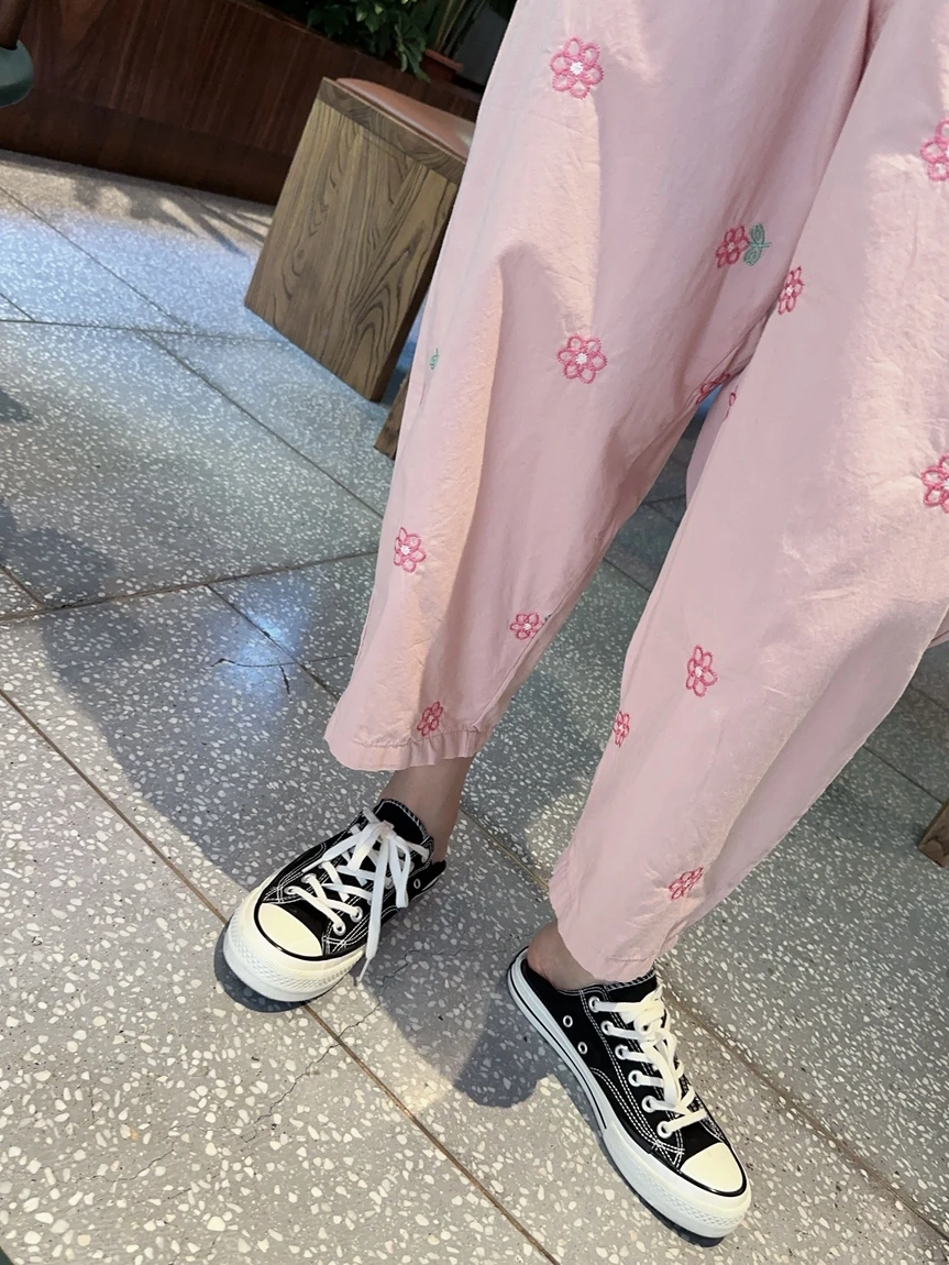くすみピンクのパンツはどんな感じ？アフタヌーンティーにぴったりなギャルスタイルの秘密とは？
