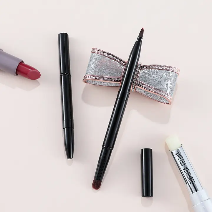 携帯用ダブルヘッドリップブラシ【キャップ付き・カラーコントロール・化粧用】