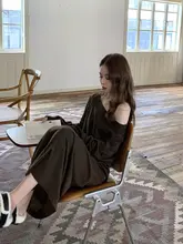 SMOL 2色のオフショルダーニットセット【秋用・ルーズフィット・スカート付き】