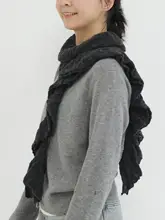 エレガントな波形デザインの柔らかいニットスカーフ【秋冬用・肌触りの良い保温性】