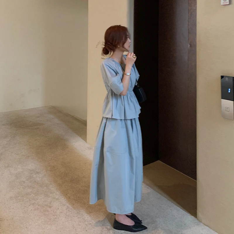 「ティーシャツワンピース」で失敗しないコーデは？茶色・ミントグリーン・チャイナトップスと合わせて考える
