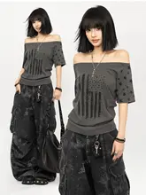 グレイのフラワープリント斜め肩デザイン 夏用ショートスリーブトップ【ウエストシェイプ・カジュアルスタイル】