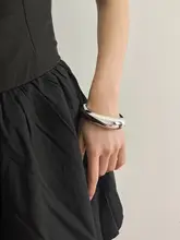 シンプルな金属製レディースブレスレット【合金・上品デザイン・ファッションアクセサリー】