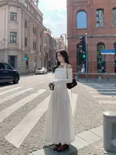 デザイン感ある肩出しトップス【女性用・フィット感・オフショルダー】