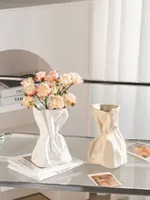 独特なデザインの陶器製フラワーベース【レトロスタイル・チューリップ用・インテリア装飾】

