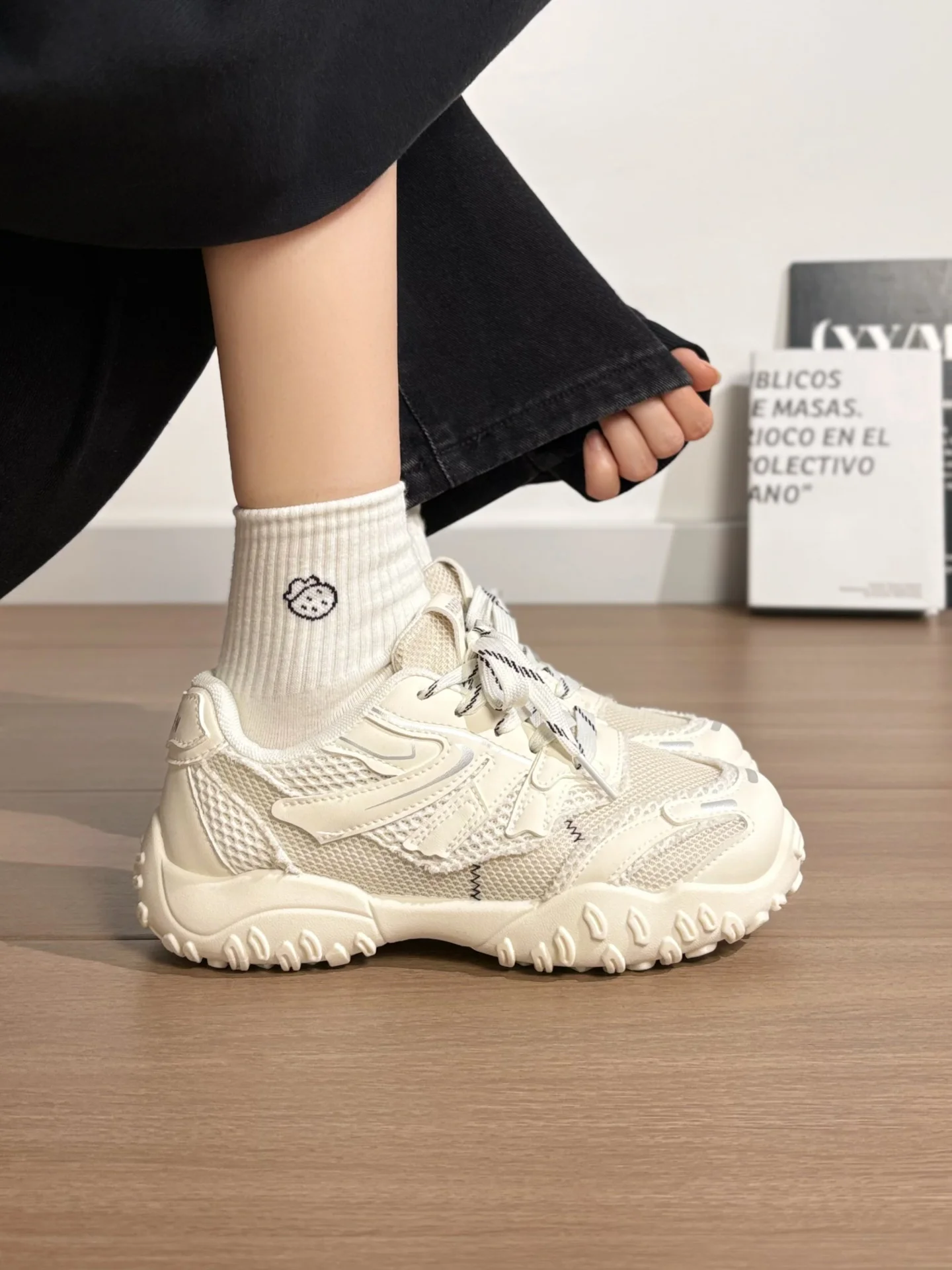 通気性のあるアウトドア登山シューズ：女性向け厚底モデルの日常使い実績と性能解析