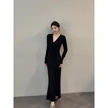Vネックリボン付き長袖ニットワンピース【フィット感・エレガント・ロング丈】