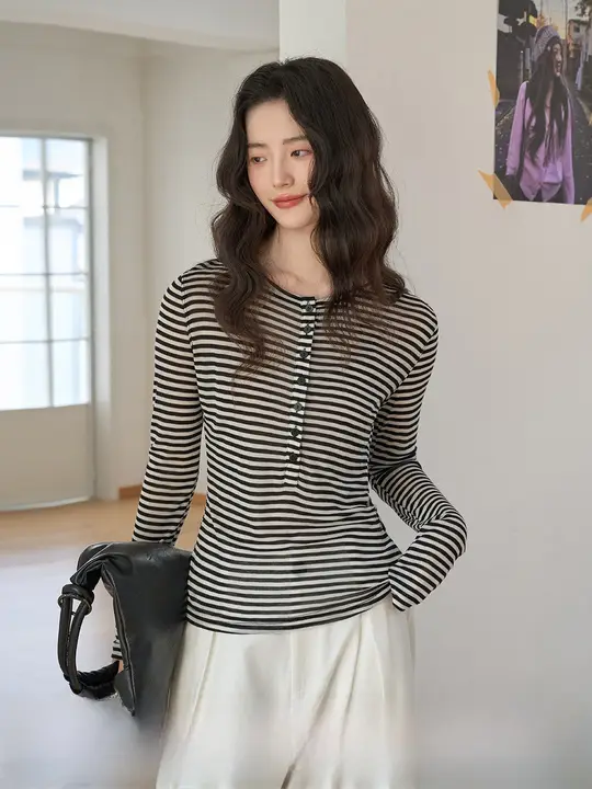 コントラストストライプのハンリーネック長袖Tシャツ【春用・スリムフィット】