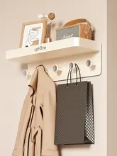 ドアの後ろに穴あけ不要の強力耐荷重フック個を設置します。