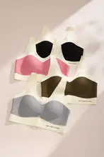 光沢仕上げのノンワイヤーブラ【快適・通気性・副乳をサポート・背面型】