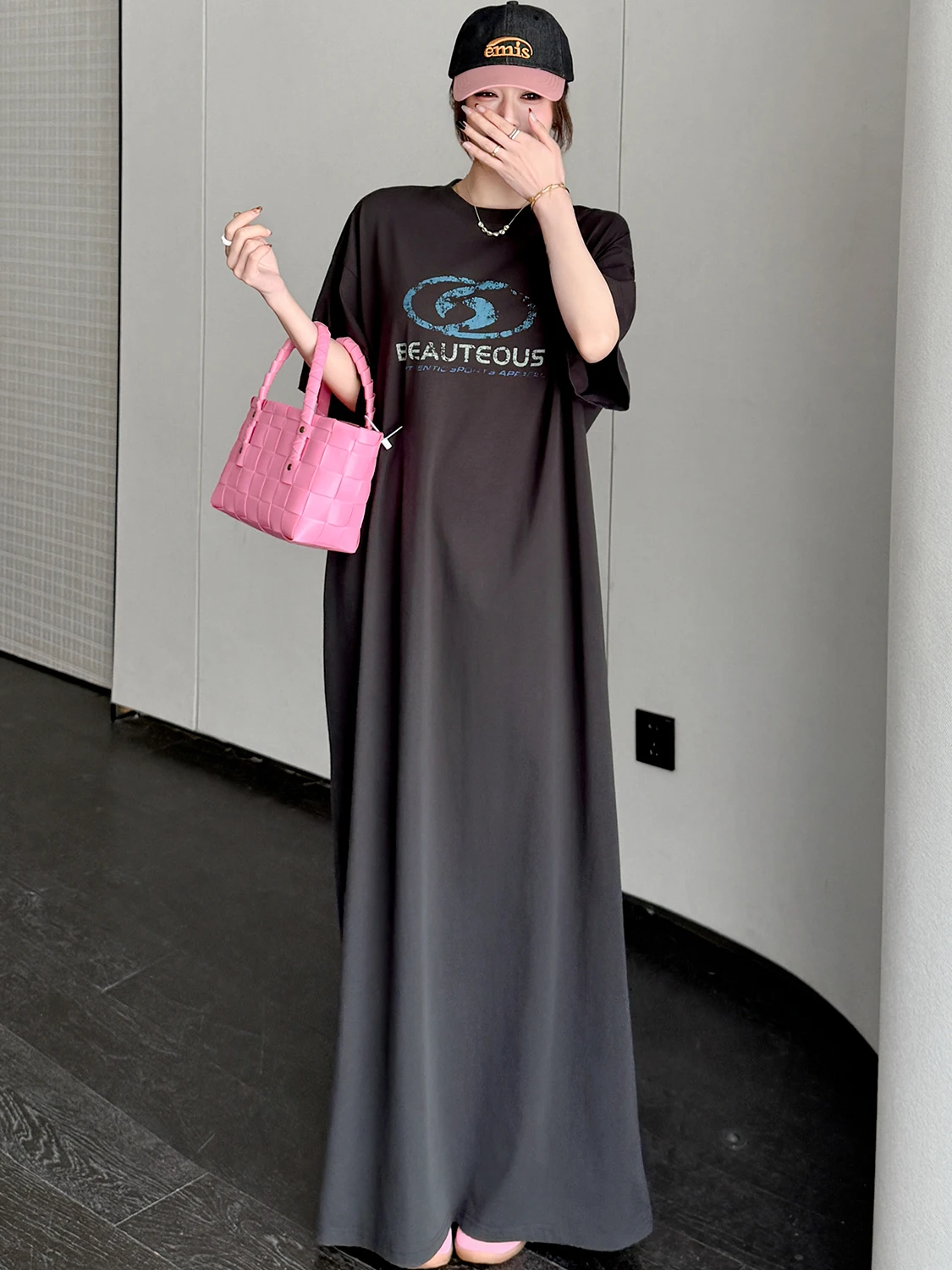 ダサいtシャツワンピースの取り入れ方は？厳選3選で、気分転換とリラックススタイルを実現