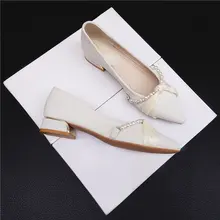 フレンチスタイルのポインテッドトゥミッドヒールパンプス【黒・シンプル・浅口・幅広】