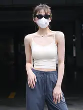 シームレスフィットのスポーツブラ【女性用・ジムやヨガに最適・バックストラップデザイン】