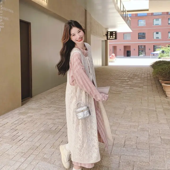 秋の少女スタイル！チェック柄シャツワンピースとニットカーディガンの重ね着（セットアップ対応）